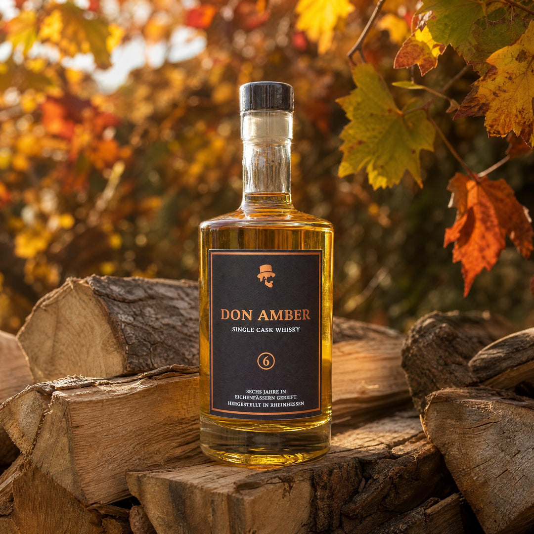 Don Amber auf gespaltenem Eichenholz im Herbstlicht