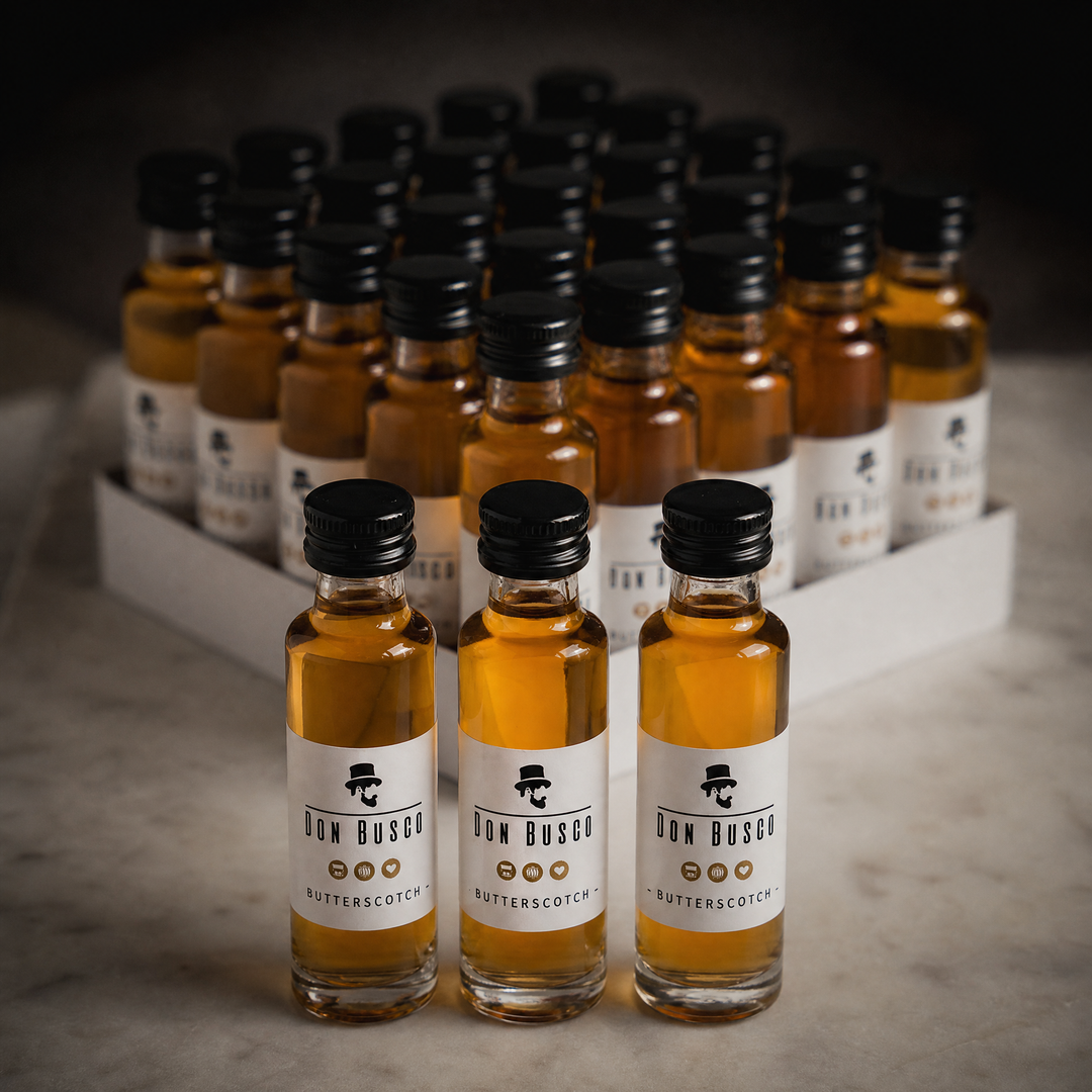 Drei Don Busco Mini-Flaschen 2 cl in der Nahaufnahme