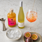 Rezept Passion Spritz: Messbecher, Eis, Maracuja, Don Passion und Don Pearl